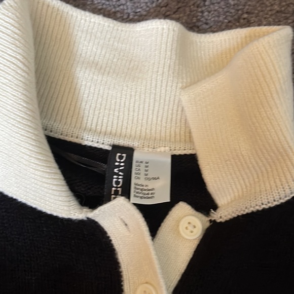 Divided H&M Black and White Sweater With Collar Size Medium - Picture 3 of 4